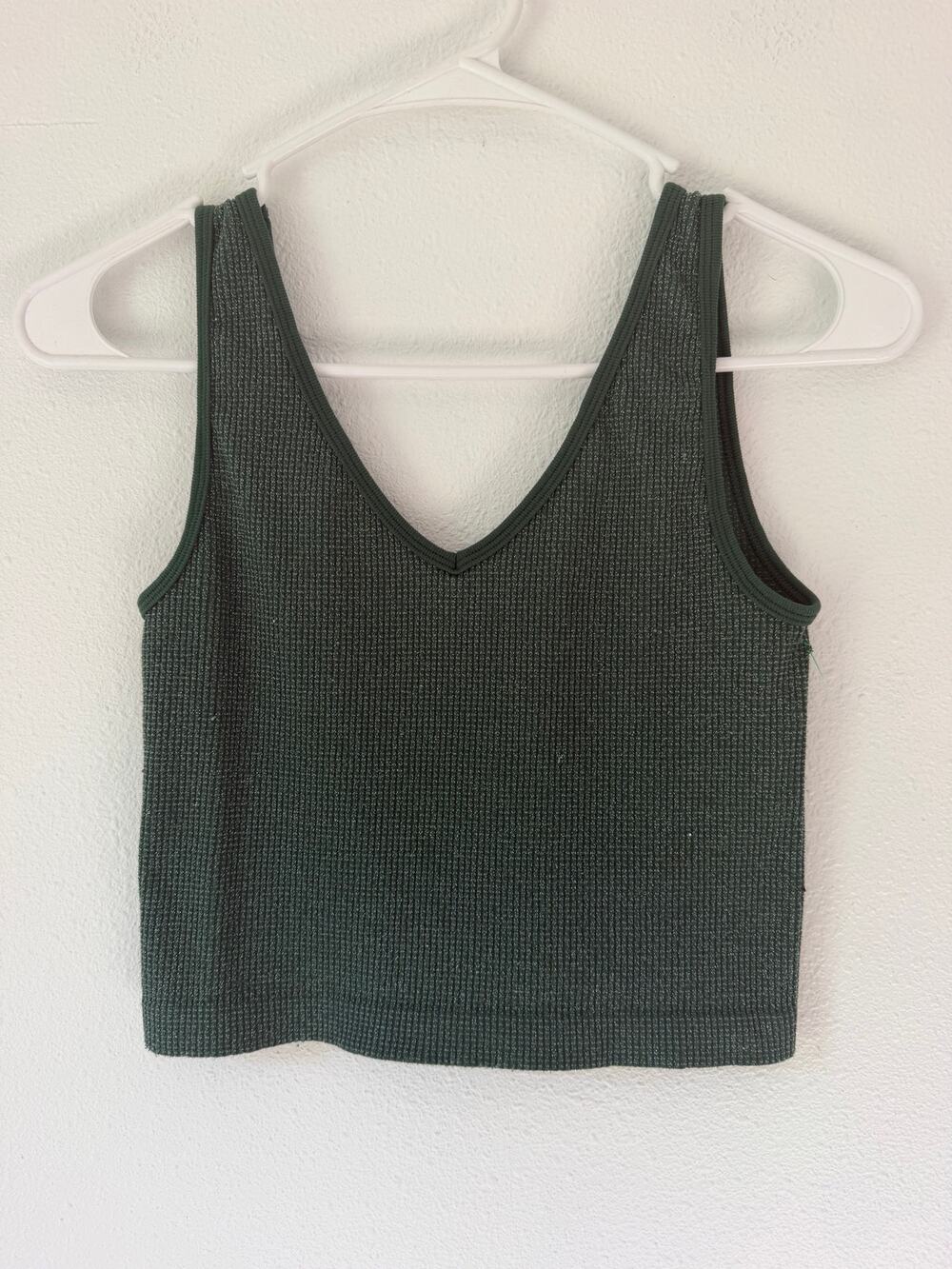 BKE Essentials Green Sparkly V-Neck Compression Waffle Knit Tank Top Size M/L